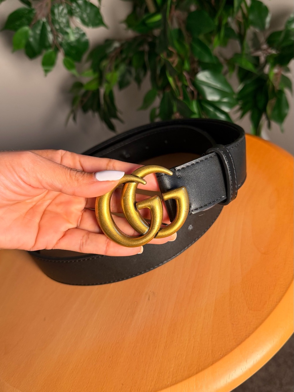 Black Leather Belt with Gold Double-G Buckle - Picture 2 of 3